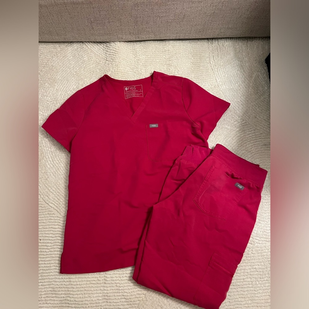 Figs Women's Red Scrub Set